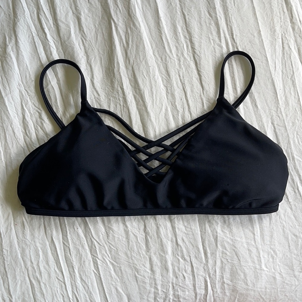 Hollister women’s bathing suit top